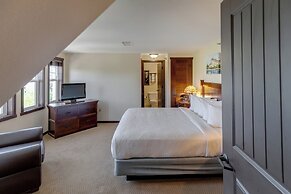 Chase On The Lake Resort Hotel