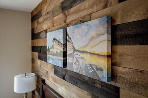 Chase On The Lake Resort Hotel