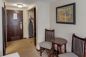 Chase On The Lake Resort Hotel