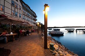 Chase On The Lake Resort Hotel