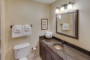 Chase On The Lake Resort Hotel