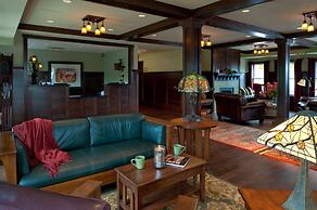 Chase On The Lake Resort Hotel