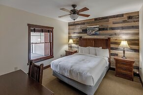 Chase On The Lake Resort Hotel