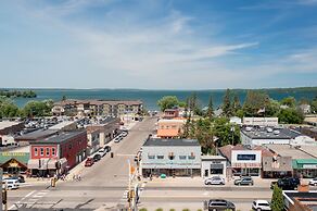 Chase On The Lake Resort Hotel