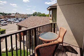 Chase On The Lake Resort Hotel