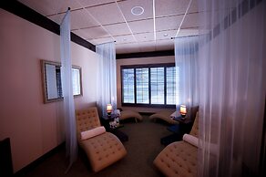 Chase On The Lake Resort Hotel