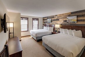 Chase On The Lake Resort Hotel