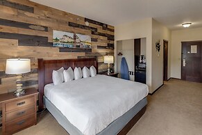 Chase On The Lake Resort Hotel