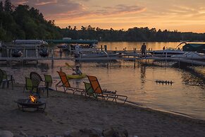 Chase On The Lake Resort Hotel