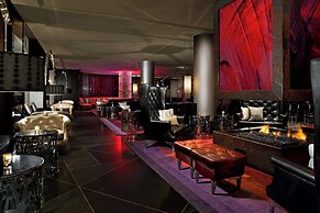 W Minneapolis - The Foshay