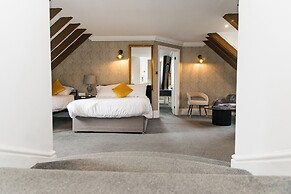 Woodlands Lodge Hotel
