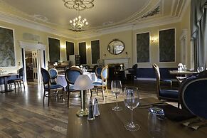 Woodlands Lodge Hotel