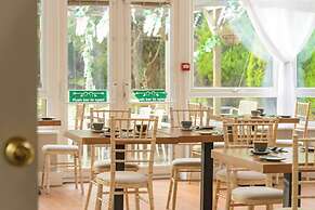 Woodlands Lodge Hotel