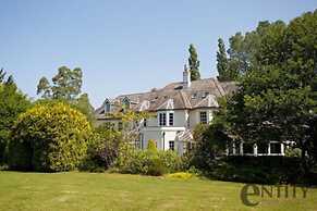 Woodlands Lodge Hotel