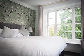 Woodlands Lodge Hotel
