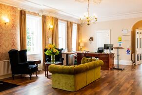 Woodlands Lodge Hotel