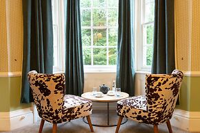 Woodlands Lodge Hotel