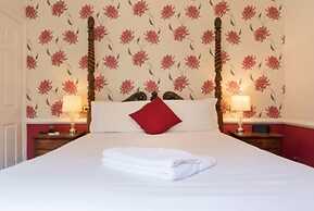 Woodlands Lodge Hotel