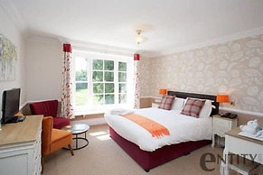 Woodlands Lodge Hotel