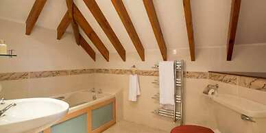 Woodlands Lodge Hotel