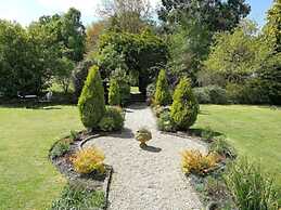 Woodlands Lodge Hotel