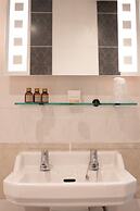 Woodlands Lodge Hotel