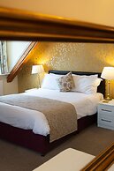 Woodlands Lodge Hotel