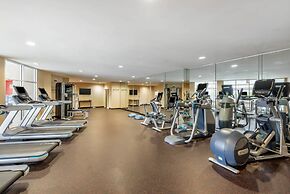 Cambria Hotel Akron - Canton Airport