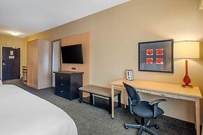 Cambria Hotel Akron - Canton Airport