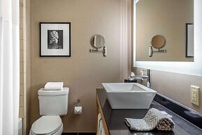 Cambria Hotel Akron - Canton Airport