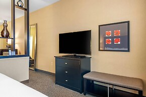 Cambria Hotel Akron - Canton Airport