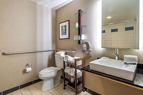 Cambria Hotel Akron - Canton Airport