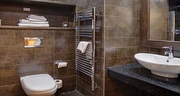 Best Western Plus Aston Hall Hotel