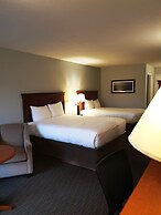 Riverland Inn & Suites