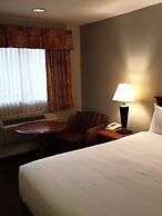 Riverland Inn & Suites