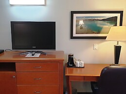 Riverland Inn & Suites