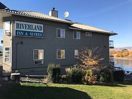 Riverland Inn & Suites