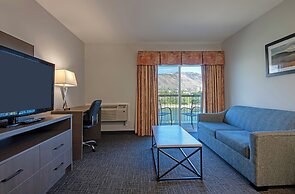 Riverland Inn & Suites
