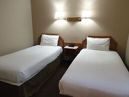 Riverland Inn & Suites