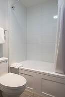 Riverland Inn & Suites