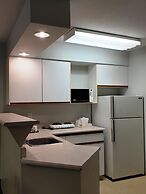 Riverland Inn & Suites