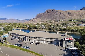 Riverland Inn & Suites