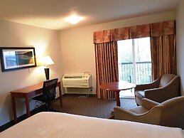 Riverland Inn & Suites