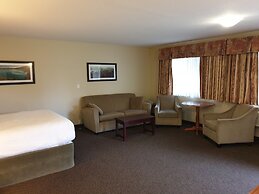 Riverland Inn & Suites
