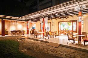 Boracay Tropics Resort Hotel