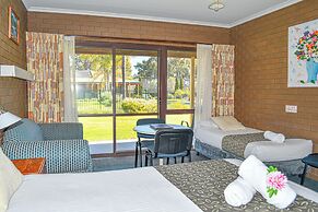 Barooga Country Inn Motel