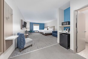 Holiday Inn Express & Suites Granbury by IHG