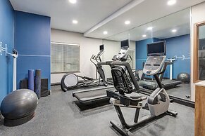 Holiday Inn Express & Suites Granbury by IHG