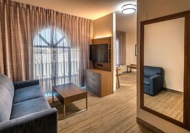 Holiday Inn Express & Suites Reno, an IHG Hotel