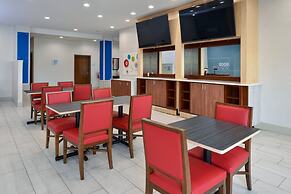 Holiday Inn Express & Suites Pueblo North by IHG